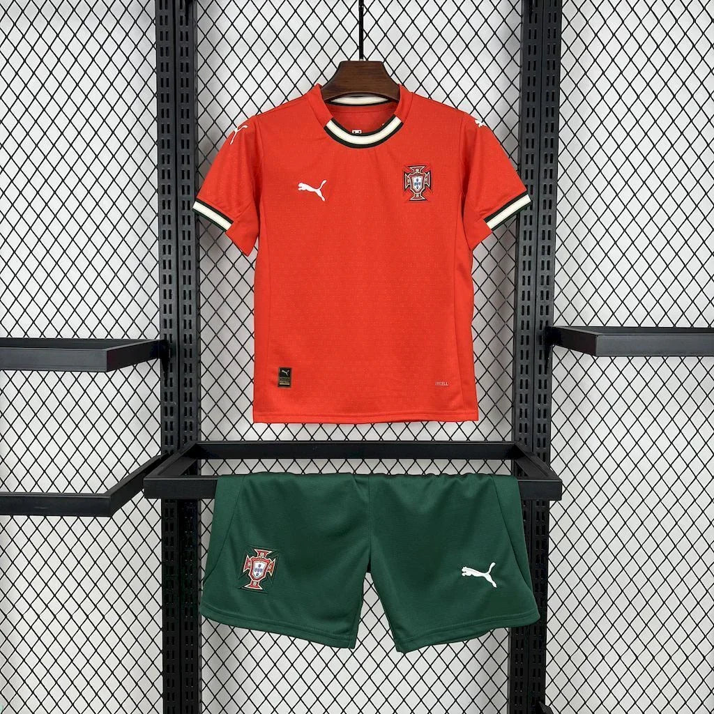 Maillot enfant Portugal 2025 Le 12 -ème Maillot, devant avec logo et détails colorés, tissu léger et confortable pour jeunes fans.