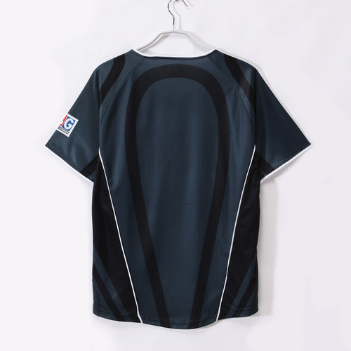 Maillot PSG troisième rétro 2001-2002 Le 12-ème Maillot, maillot de football avec logo et design vintage.