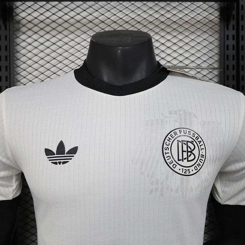 Maillot de football Allemagne concept 2025-26 de la marque Le 12 -ème Maillot, vue de face avec design moderne et logo officiel