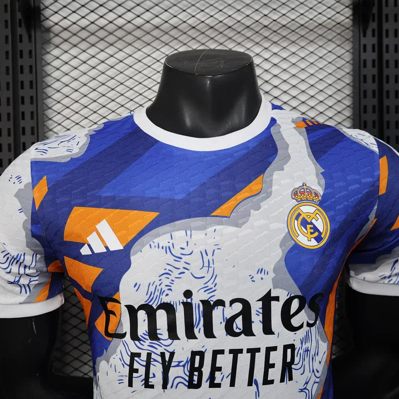 Maillot concept Real Madrid 2025-26 de la marque Le 12 -ème Maillot, devant avec logo et design moderne.
