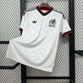 Maillot du Mexique pour la Coupe du Monde 2026, par Le 12 -ème Maillot, avec logo et design officiel visible.