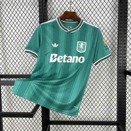 Maillot Aston Villa édition spéciale 2024-2025 de Le 12 -ème, maillot vert avec logos et détails sportifs visibles.