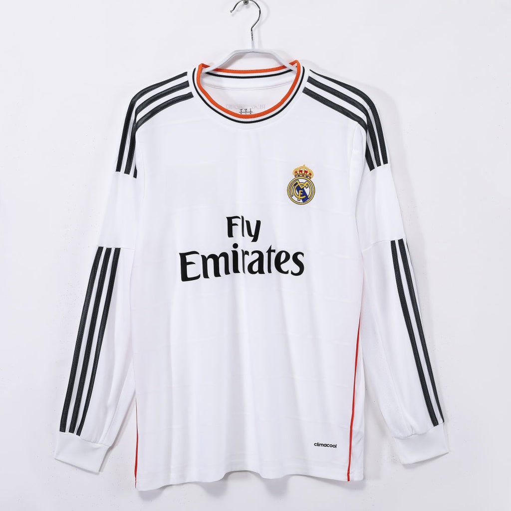 Maillot rétro domicile Real Madrid 2013-2014 à manches longues, marque Le 12 -ème Maillot, avec logo et détails du club.