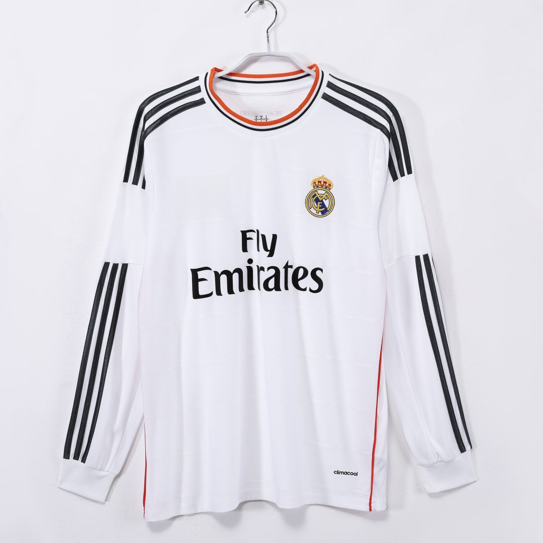 Maillot rétro domicile Real Madrid 2013-2014 à manches longues, marque Le 12 -ème Maillot, avec logo et détails du club.