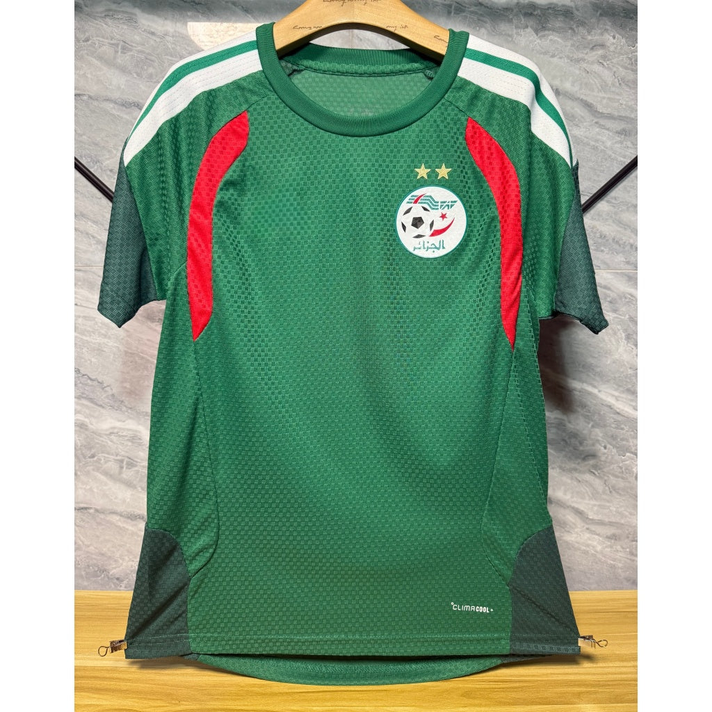Maillot de football vert pour enfant 25/26 ans, modèle spécial joueur de l'Algérie, marque Le 12 -ème Maillot, vue frontale