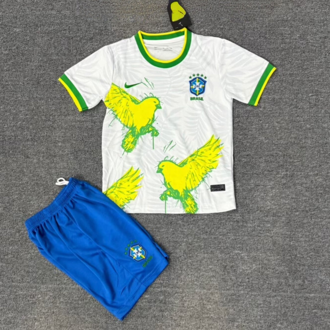 Ensemble pour enfant Brésil Spécial Bird blanc, marque Le 12 -ème Maillot, avec maillot et short, vue de face