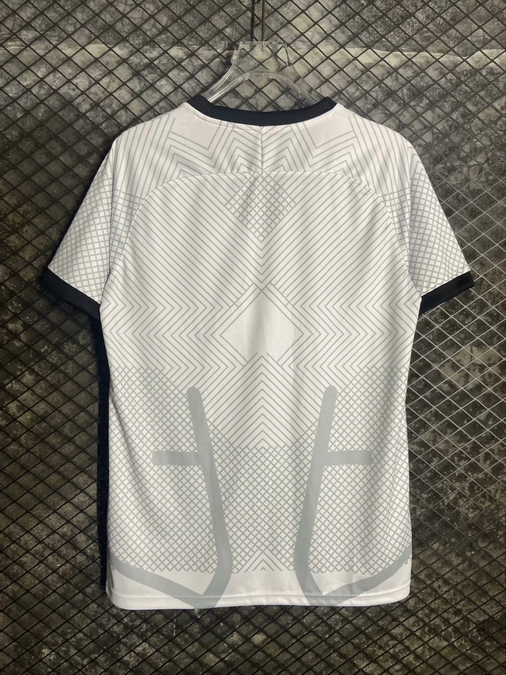 Maillot 24/25 Inter Milan Le 12 -ème avec motif serpent, maillot de football officiel, vue de face sur fond blanc