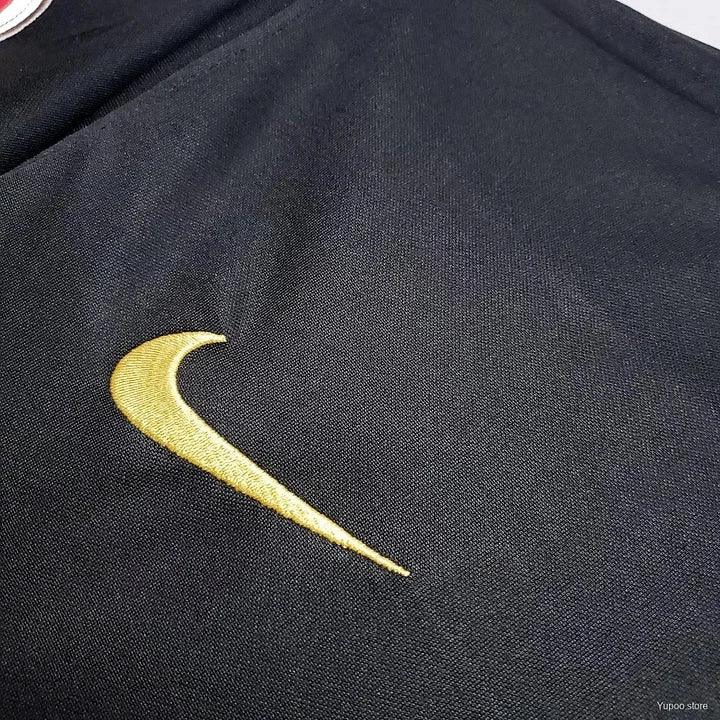 Maillot de football rétro Barcelone 2019 Le 12-ème Maillot, maillot officiel avec logo et design vintage.