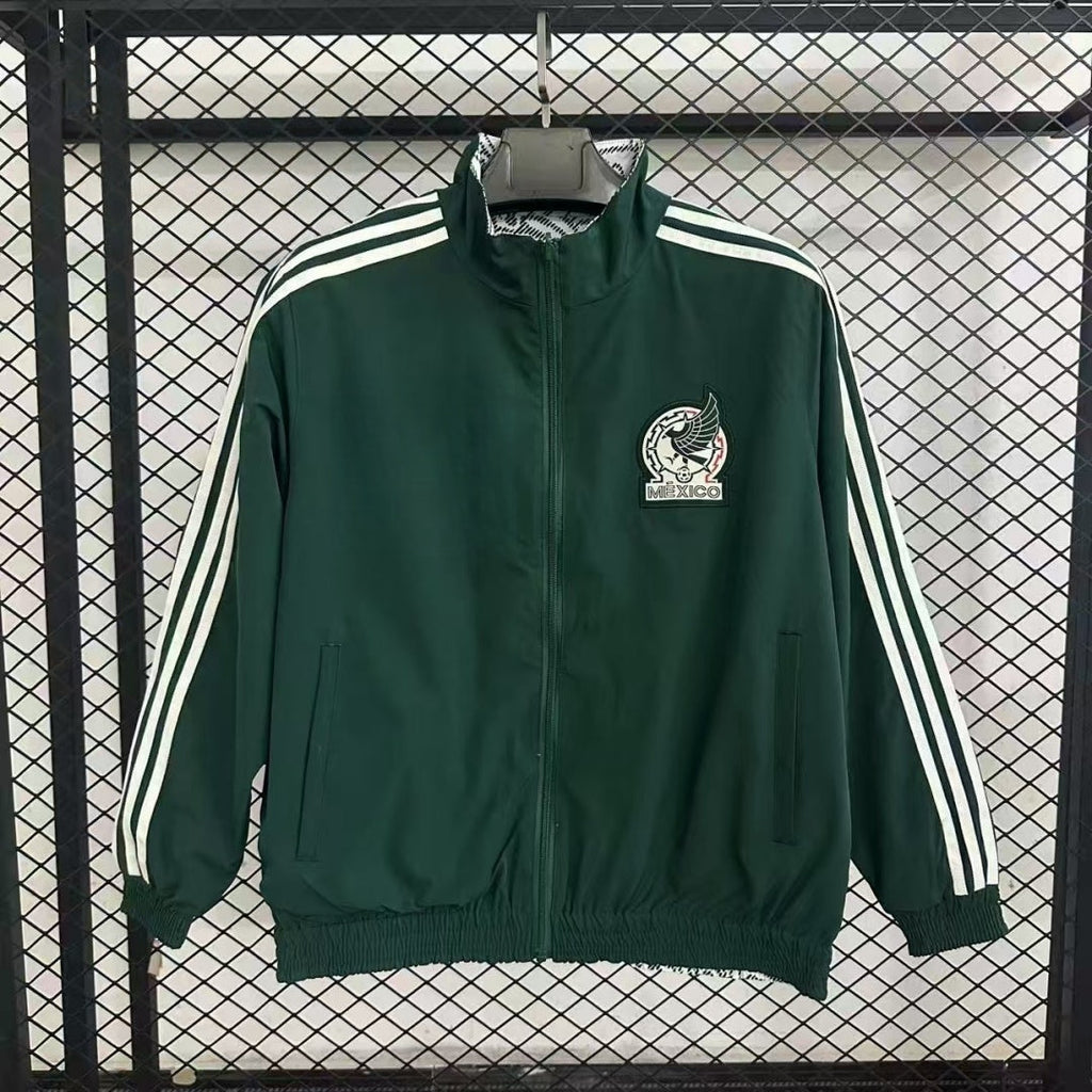 Veste coupe-vent réversible Le 12 -ème Maillot Mexique, légère et pratique, vue portée avec design coloré visible en image.