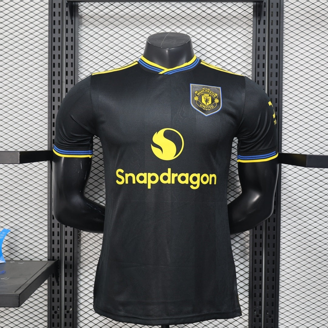 Maillot third Manchester United 25/26, marque Le 12 -ème Maillot, vue du devant avec logo et design distinctif.