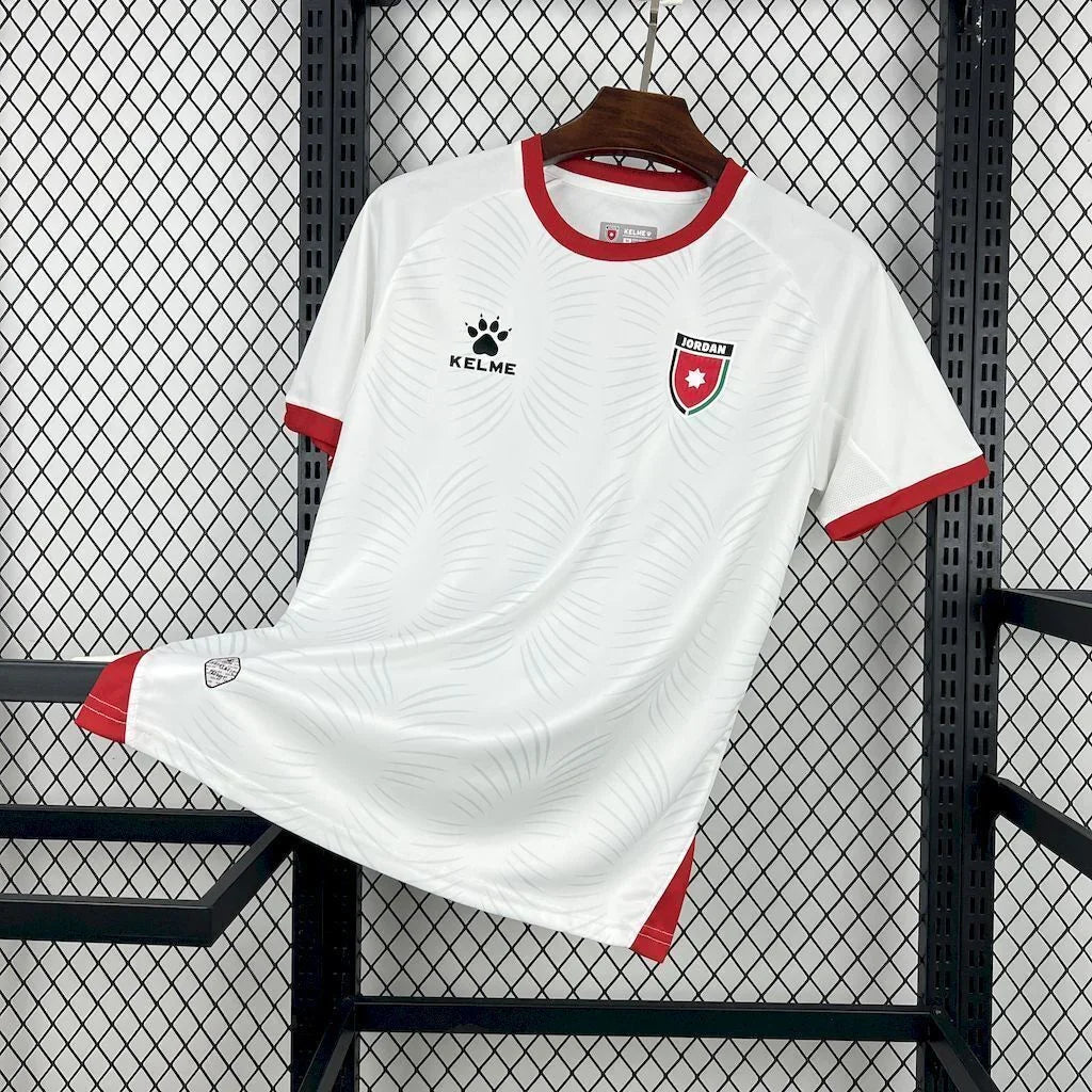 Maillot de football Jordanie Coupe du Monde 2026, Le 12 -ème Maillot, vue front avec design rouge et blanc.