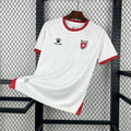 Maillot de football Jordanie Coupe du Monde 2026, Le 12 -ème Maillot, vue front avec design rouge et blanc.
