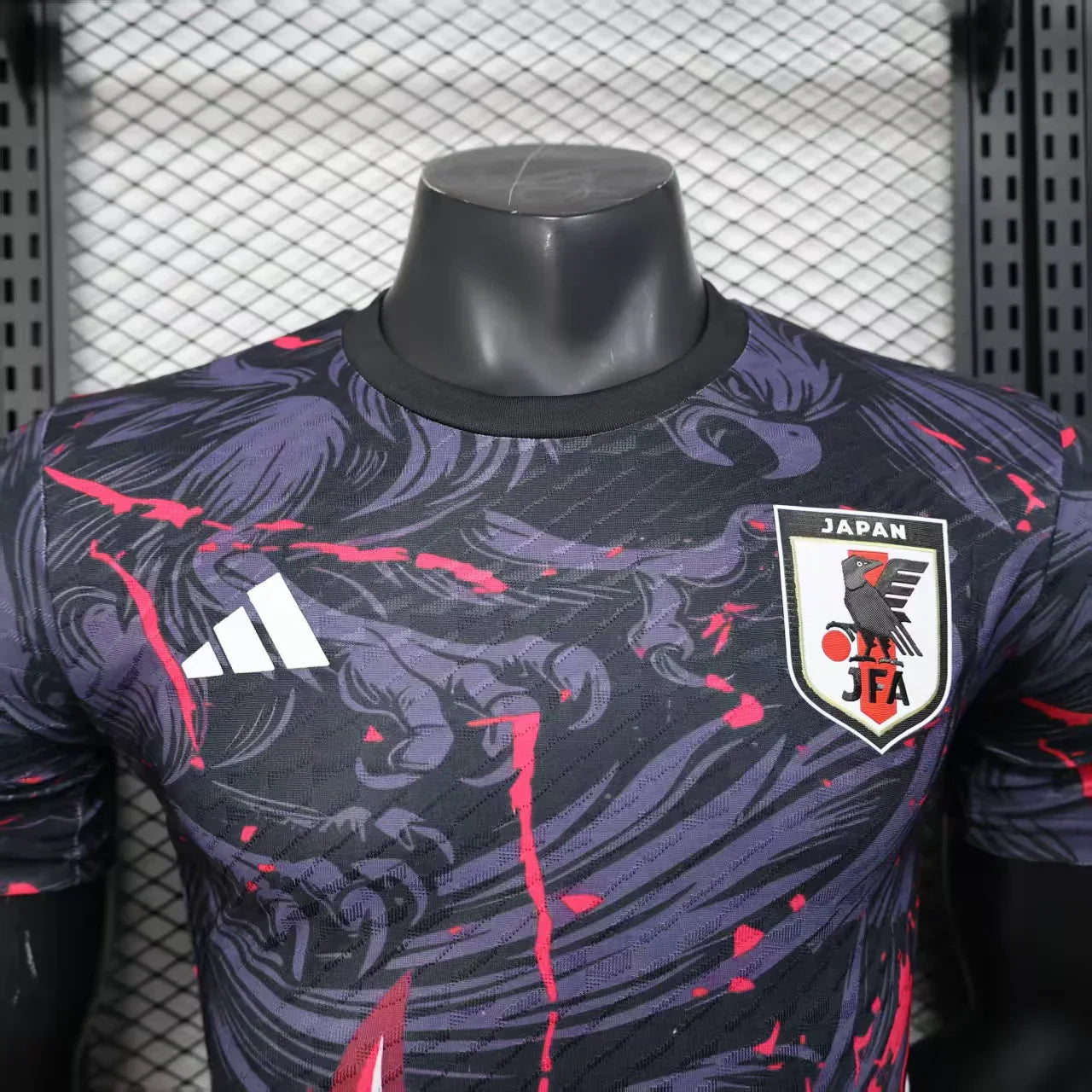 Maillot de football Japon concept 2025-26 de la marque Le 12 -ème Maillot, vue de face avec détails du design.