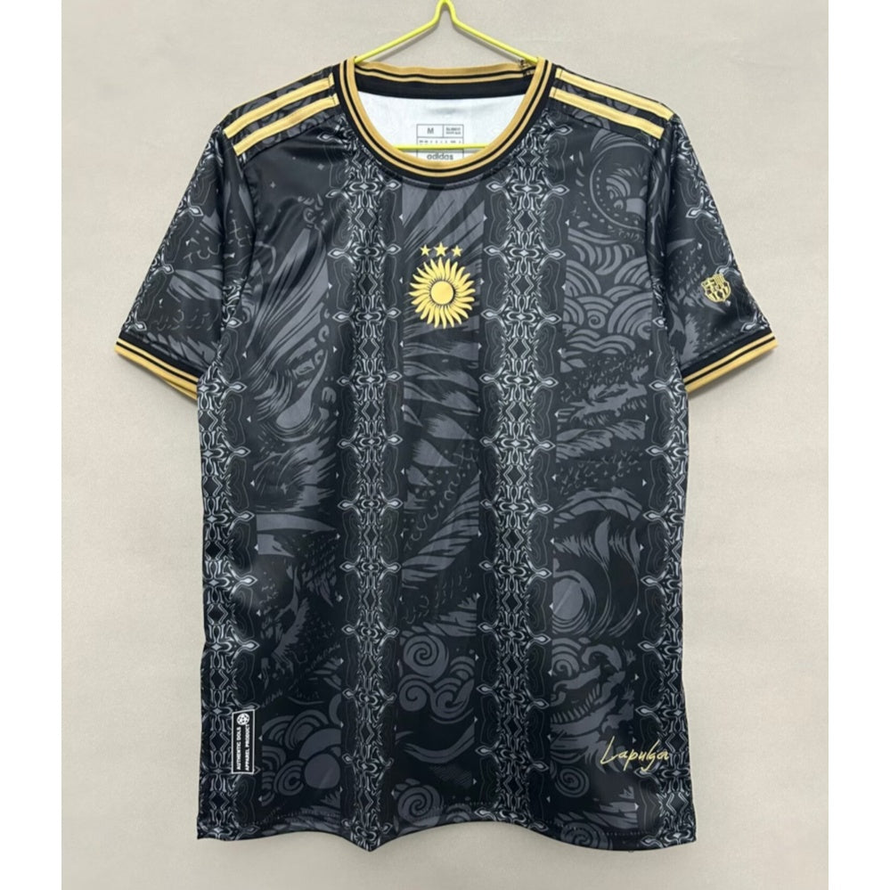 Maillot de football Argentine 25/26 noir, marque Le 12 -ème Maillot, vue de face avec détails du design noir.