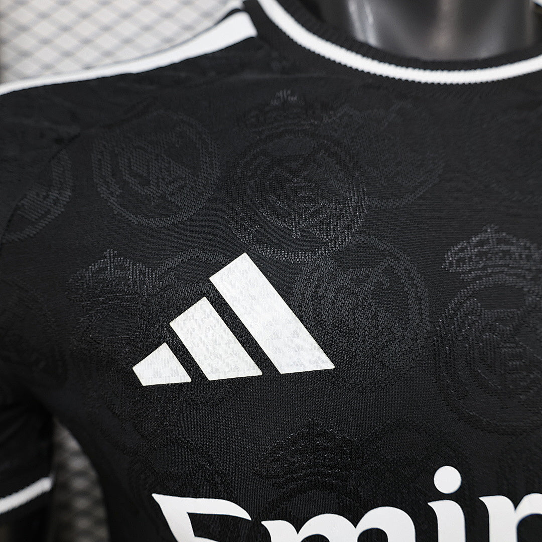 Maillot de football Real Madrid Concept 2026-27 de la marque Le 12 -ème Maillot, vue de face avec logo et design moderne