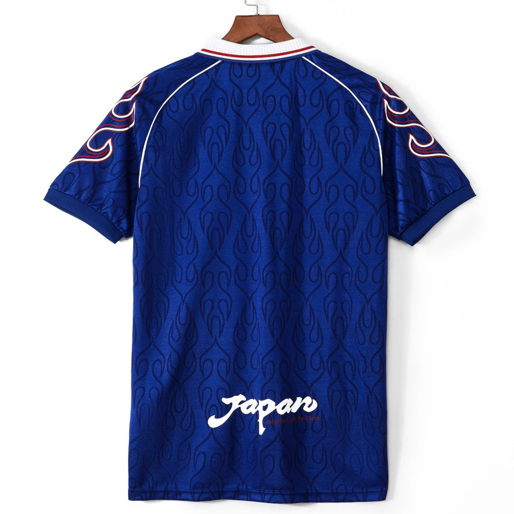 Maillot domicile rétro du Japon 1998, modèle Le 12-ème Maillot, vue de face avec logo et design classique.