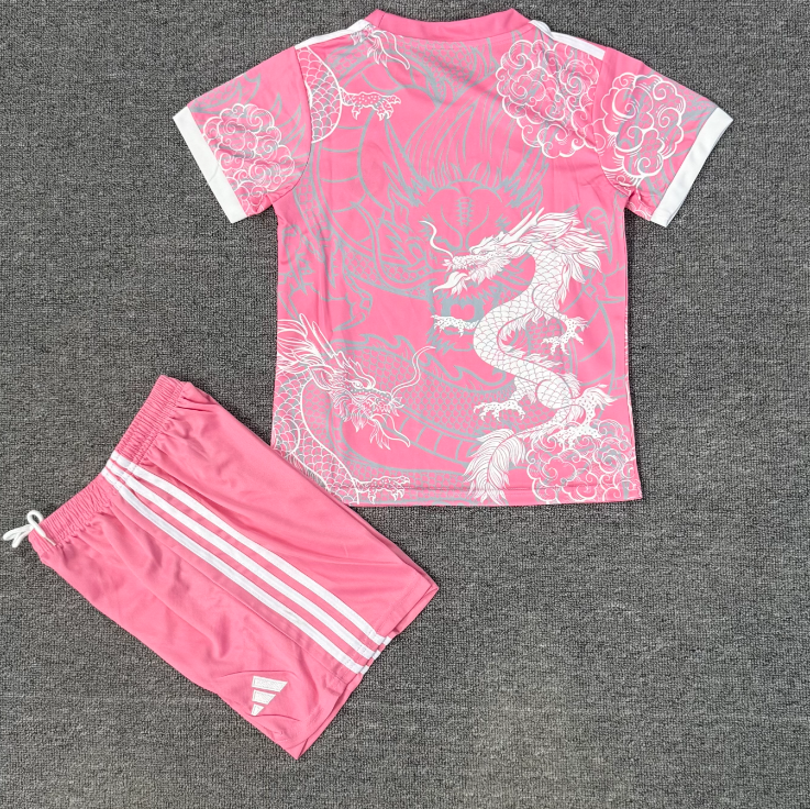 Ensemble pour enfant Real Madrid dragon rose, taille 25/26, par Le 12 -ème Maillot, vêtement coloré avec motifs de dragons.