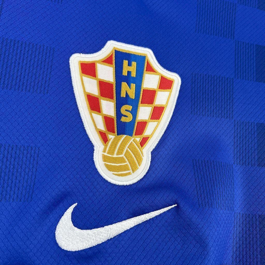 Maillot extérieur de la Croatie pour la Coupe du Monde 2026, marque Le 12 -ème Maillot, vue frontale avec logo et détails.