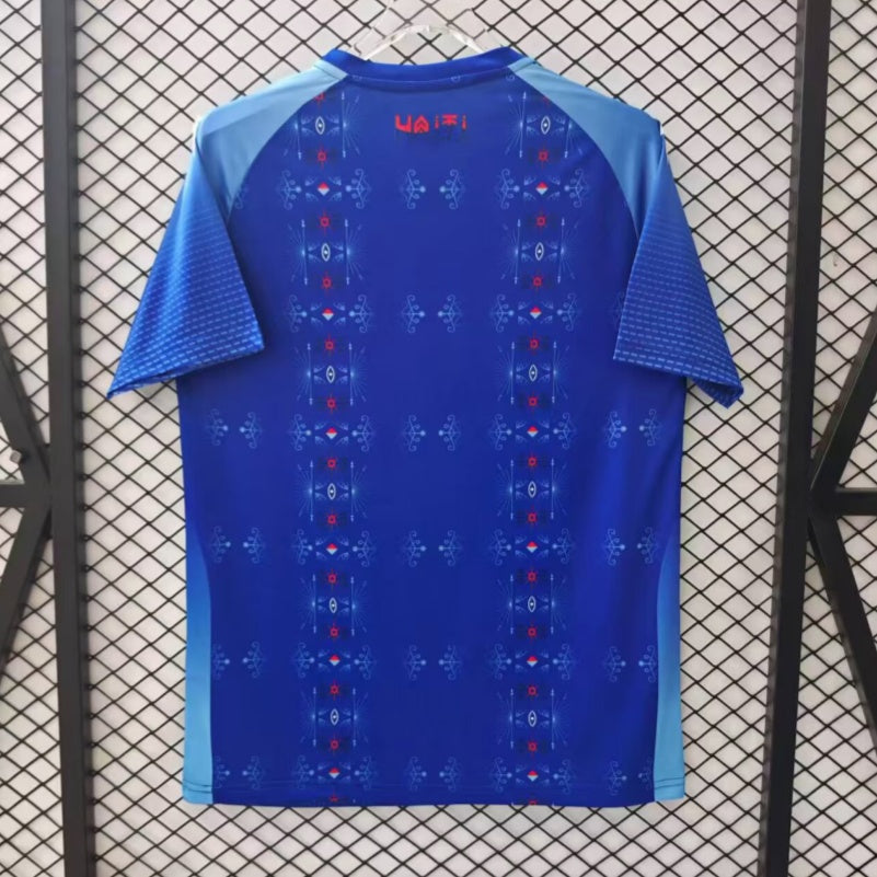 Maillot domicile Haïti 25/26 de Le 12 -ème Maillot, maillot de football avec logo et détails colorés, vue frontale.