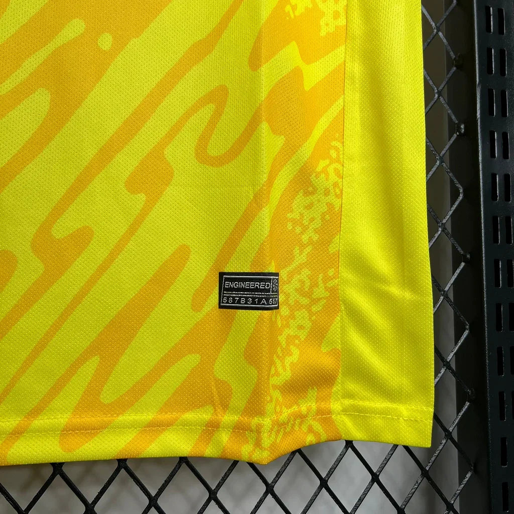 Maillot de gardien de l'équipe de France de football 2024-2025, marque Le 12 -ème Maillot, vue de face avec détails du design.