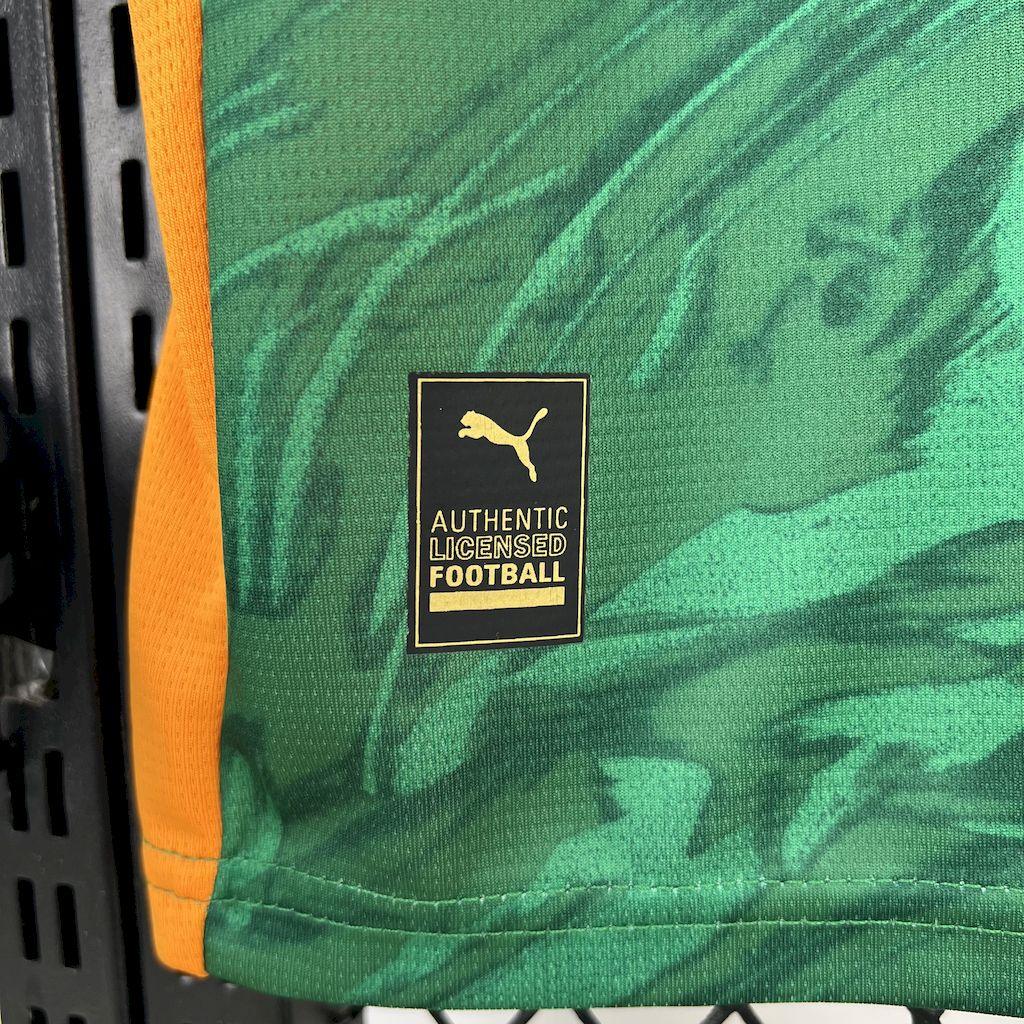Maillot de gardien Dortmund 2024-25 Le 12 -ème Maillot, maillot de football avec logo et design distinctif.