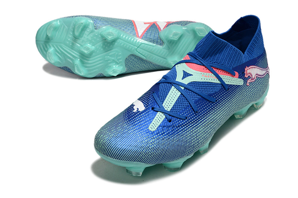 Crampons FUTURE 7 ULTIMATE de Le 12 -ème Maillot, fixation robuste avec pointes en acier pour alpinisme et escalade.
