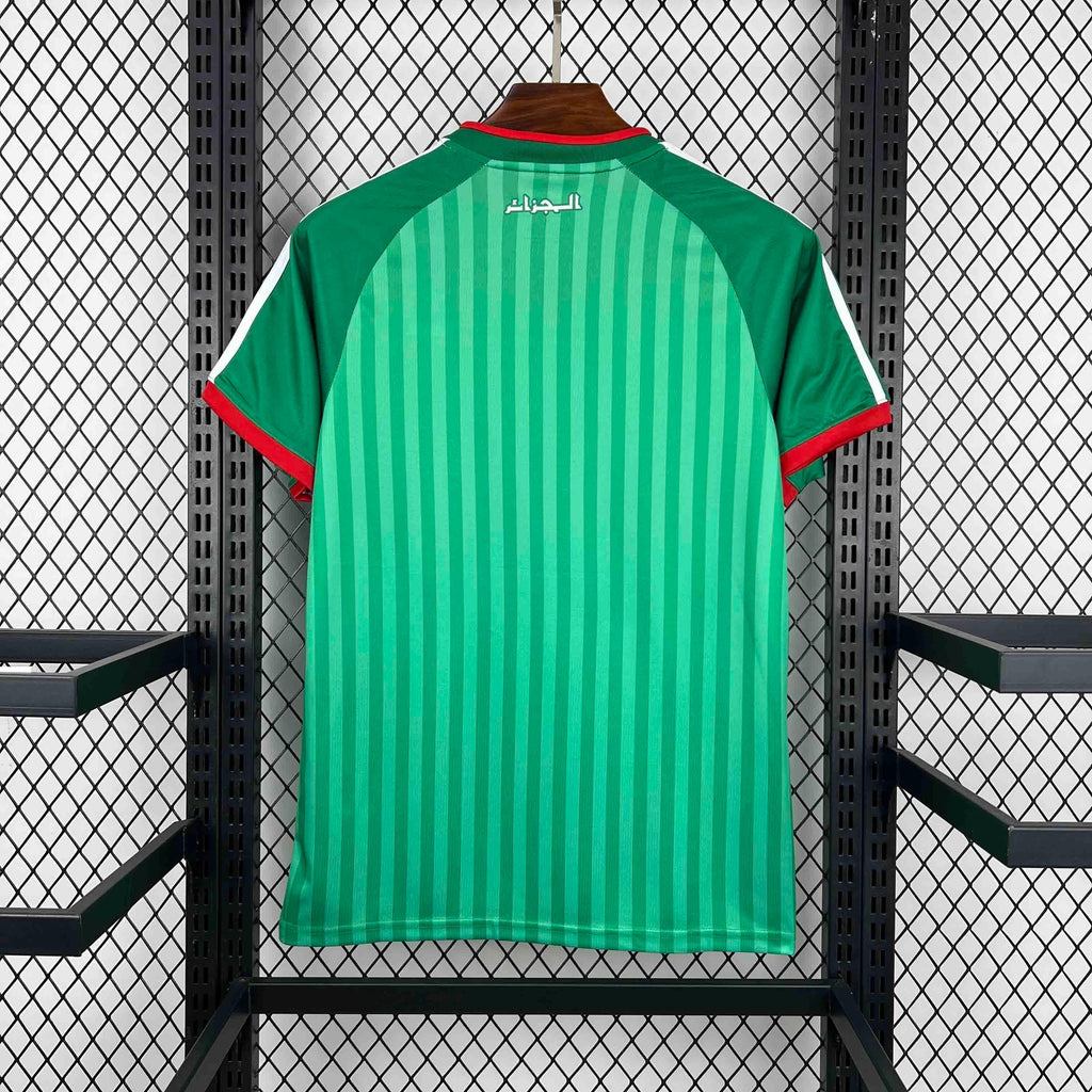Maillot extérieur de l'Algérie pour la Coupe du Monde 2026, marque Le 12 -ème Maillot, vue du devant avec logo et design national