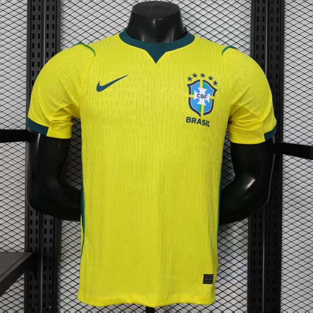 Maillot domicile Brésil 25/26 Le 12 -ème Maillot, maillot de football brésilien avec logo national et design officiel.