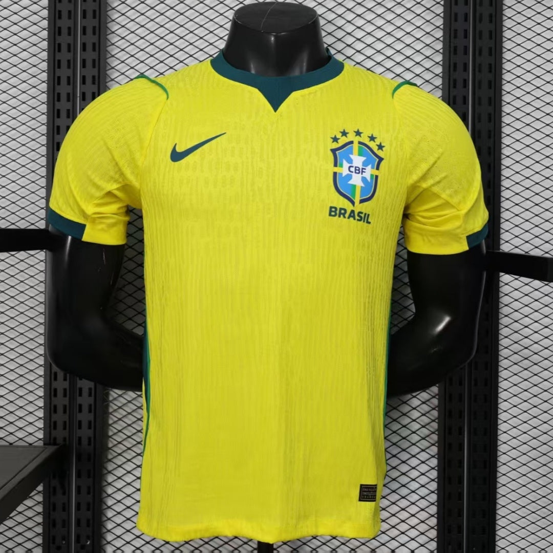 Maillot domicile Brésil 25/26 Le 12 -ème Maillot, maillot de football brésilien avec logo national et design officiel.