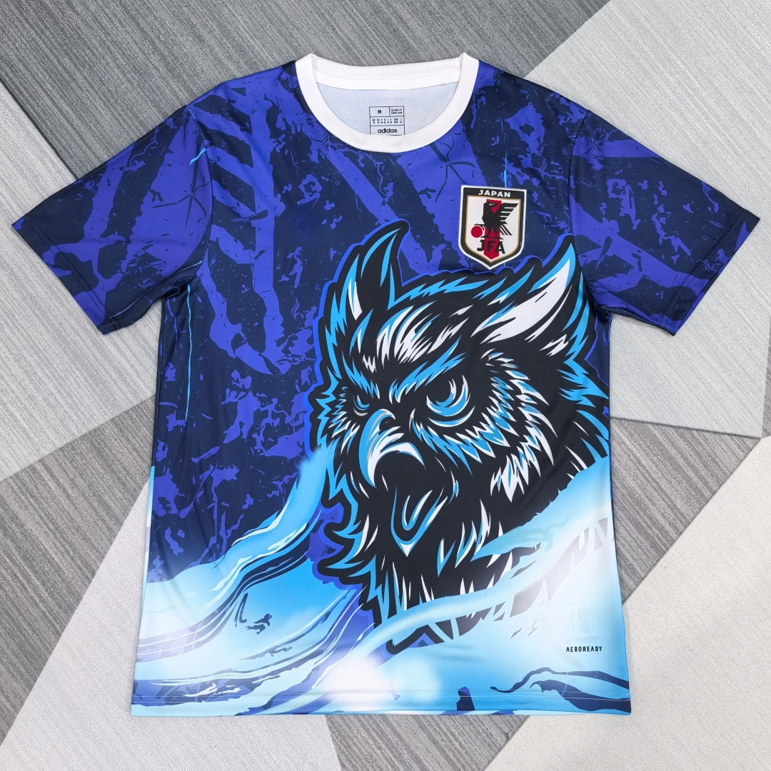 Maillot 25/26 Japon anime Spécial A7 de Le 12 -ème Maillot, vue de face avec motifs colorés et détails du tissu.