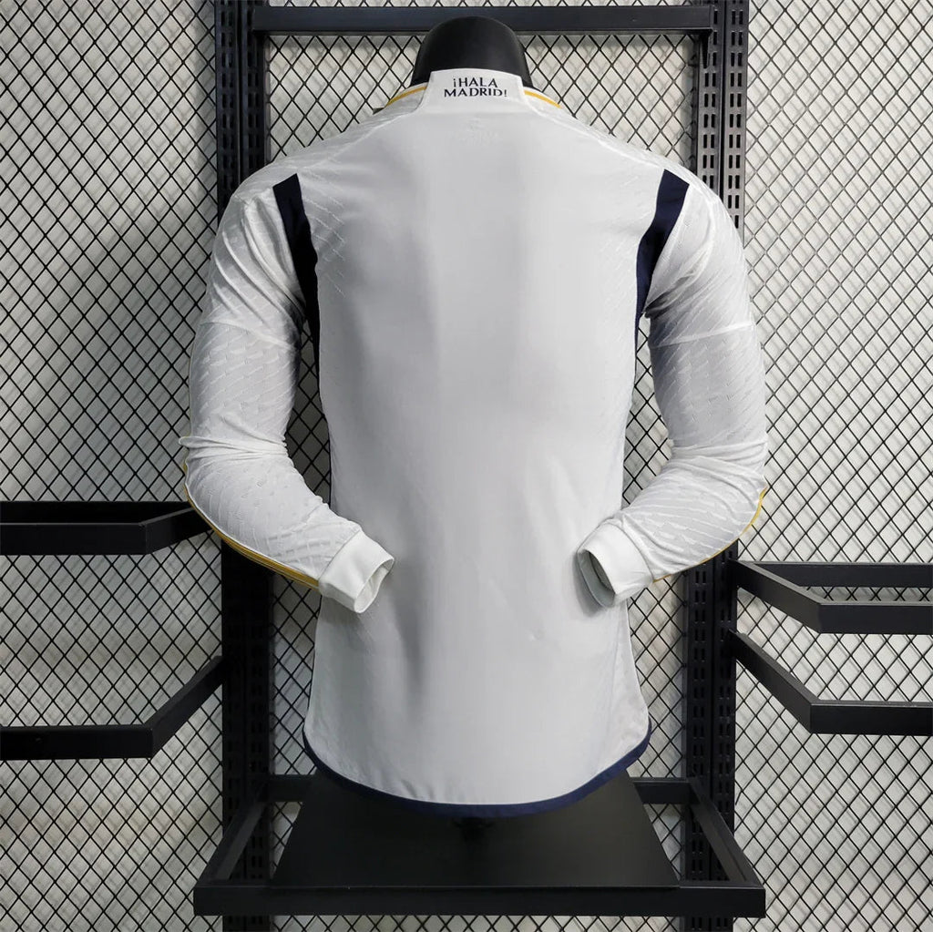 Maillot à manches longues 23-24 Real Madrid Le 12 -ème Maillot, maillot de football officiel avec logo et détails du club.