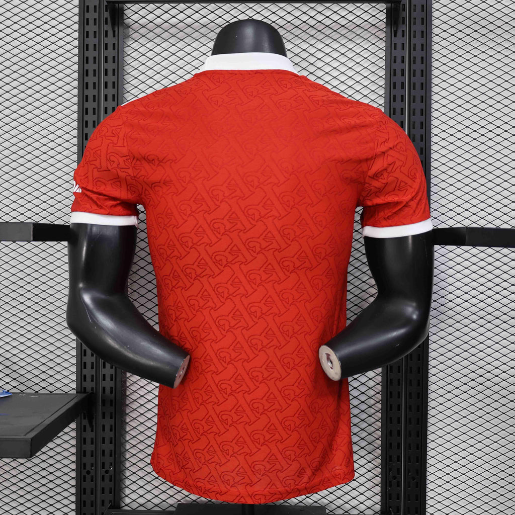 Maillot de football Arsenal Concept 2025-26 de la marque Le 12-ème Maillot, vue de face avec détails du design et logo.