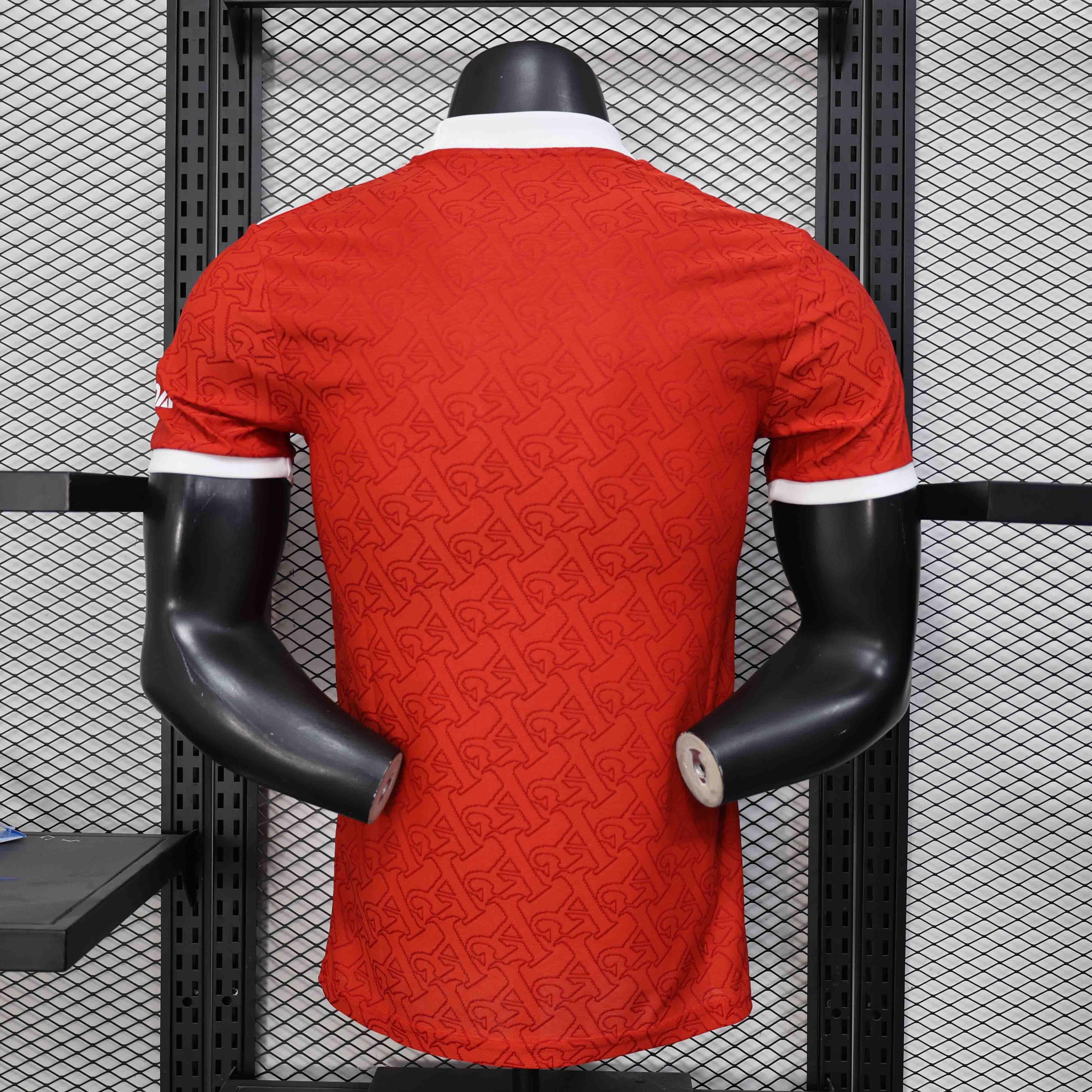 Maillot de football Arsenal Concept 2025-26 de la marque Le 12-ème Maillot, vue de face avec détails du design et logo.