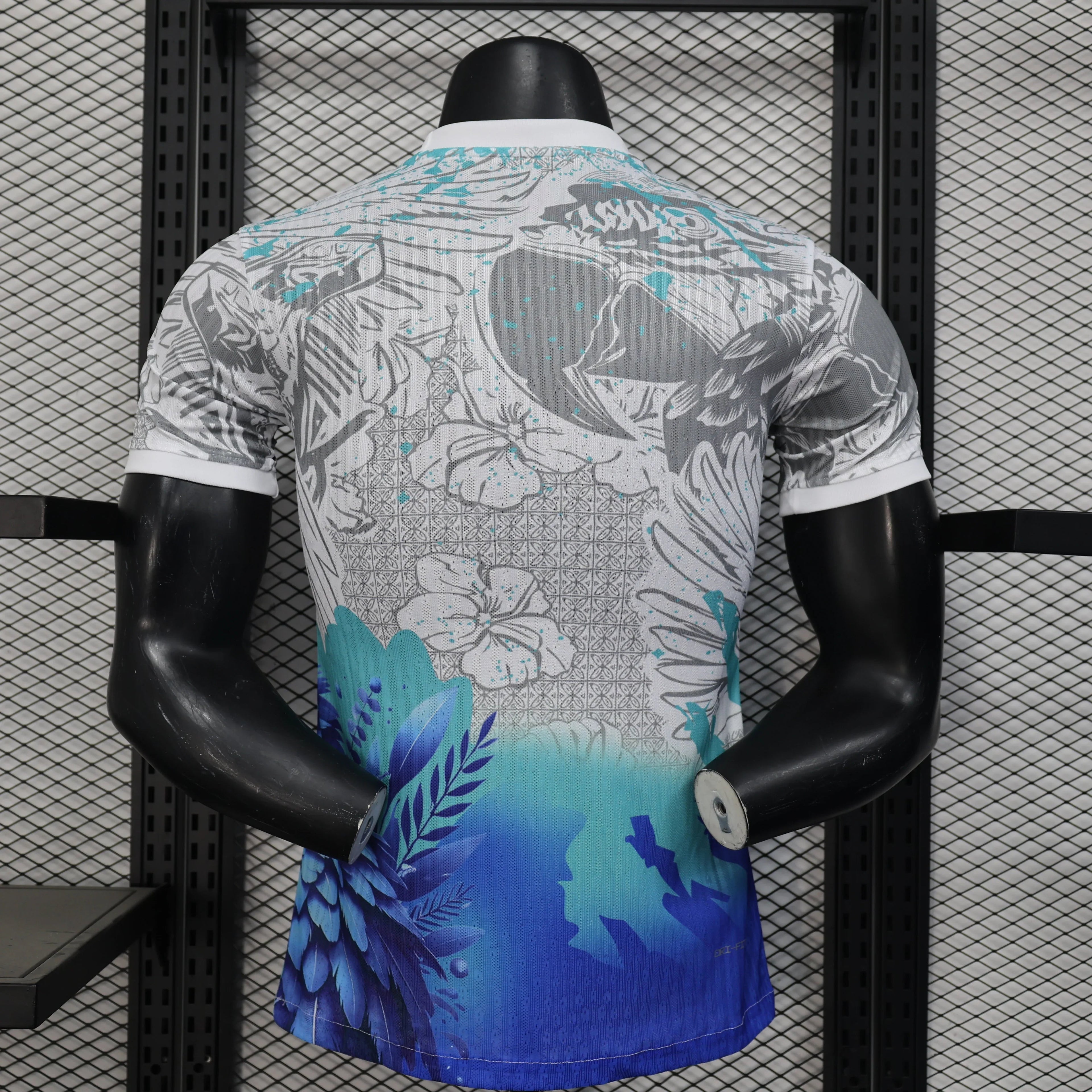 Maillot Brésil saison 2025-2026 édition spéciale, maillot de football Le 12 -ème Maillot, détails et design visibles.