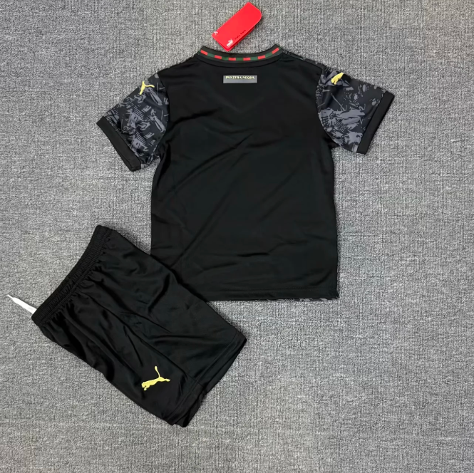 Ensemble pour enfant Portugal Le 12 -ème Maillot, taille 25/26, avec logo et design coloré, parfait pour les jeunes fans.