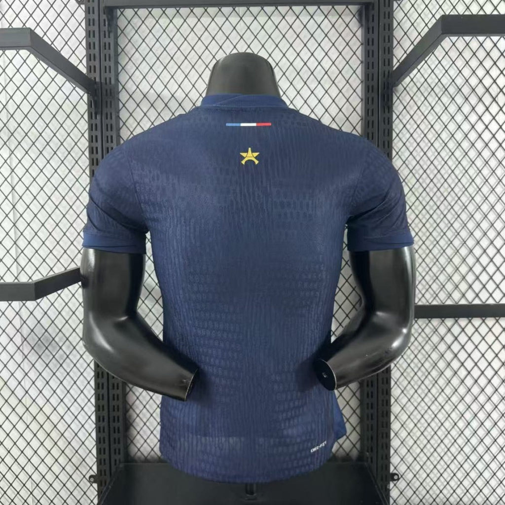 Maillot domicile 2024/2025 PSG Le 12-ème Maillot, maillot de football avec logo du Paris Saint-Germain, vue frontale.
