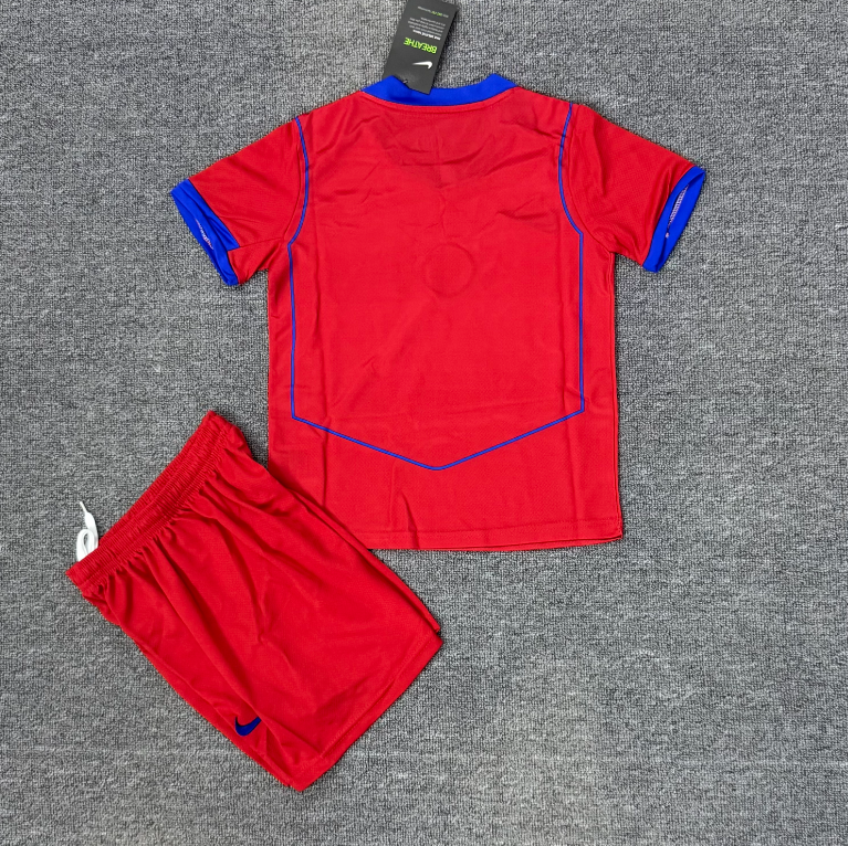 Ensemble enfant PSG third de Le 12 -ème Maillot, maillot de football avec logo et détails du club Paris Saint-Germain.
