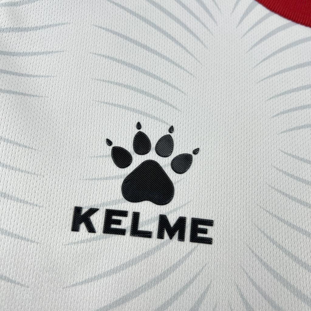 Maillot Jordanie Coupe du monde 2026 Le 12 -ème Maillot, maillot de football avec logo et design de la Jordanie, vue de face.