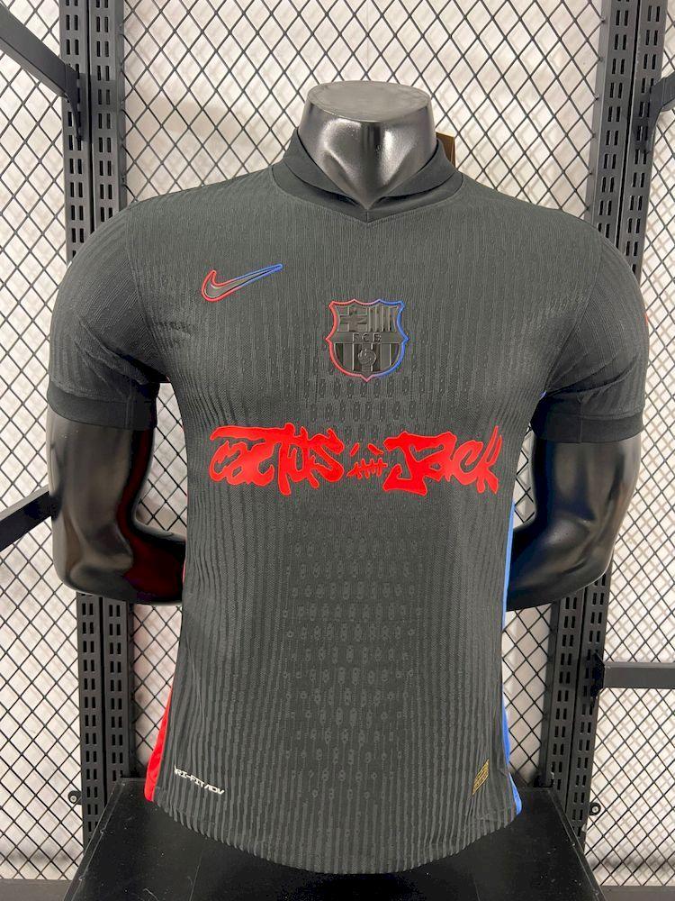 Maillot extérieur du FC Barcelone 2024-25 de la marque Le 12, vue de face avec logo et design officiel.