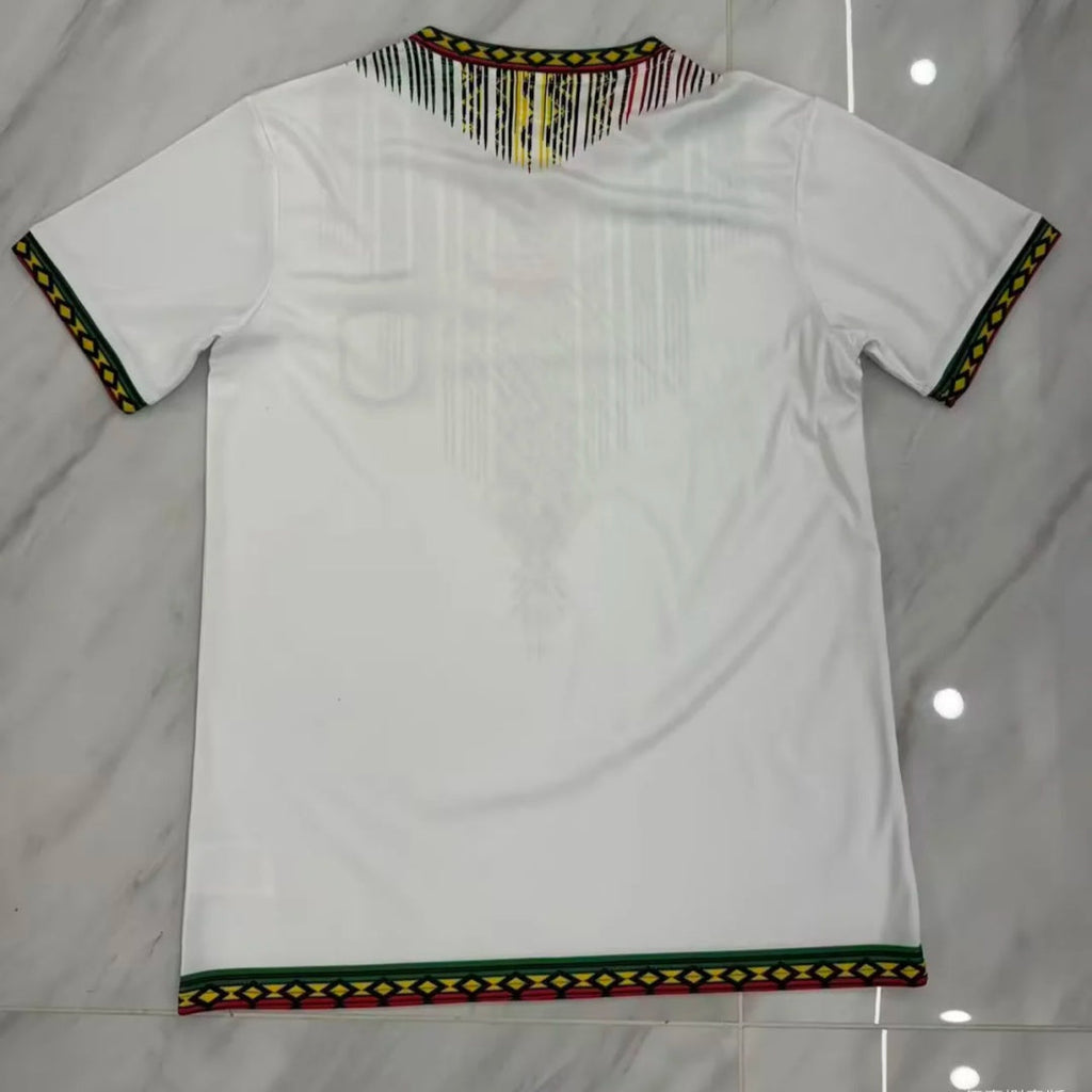 Maillot domicile Mali 25/26 de Le 12 -ème Maillot, maillot de football avec couleurs nationales et logo officiel visible