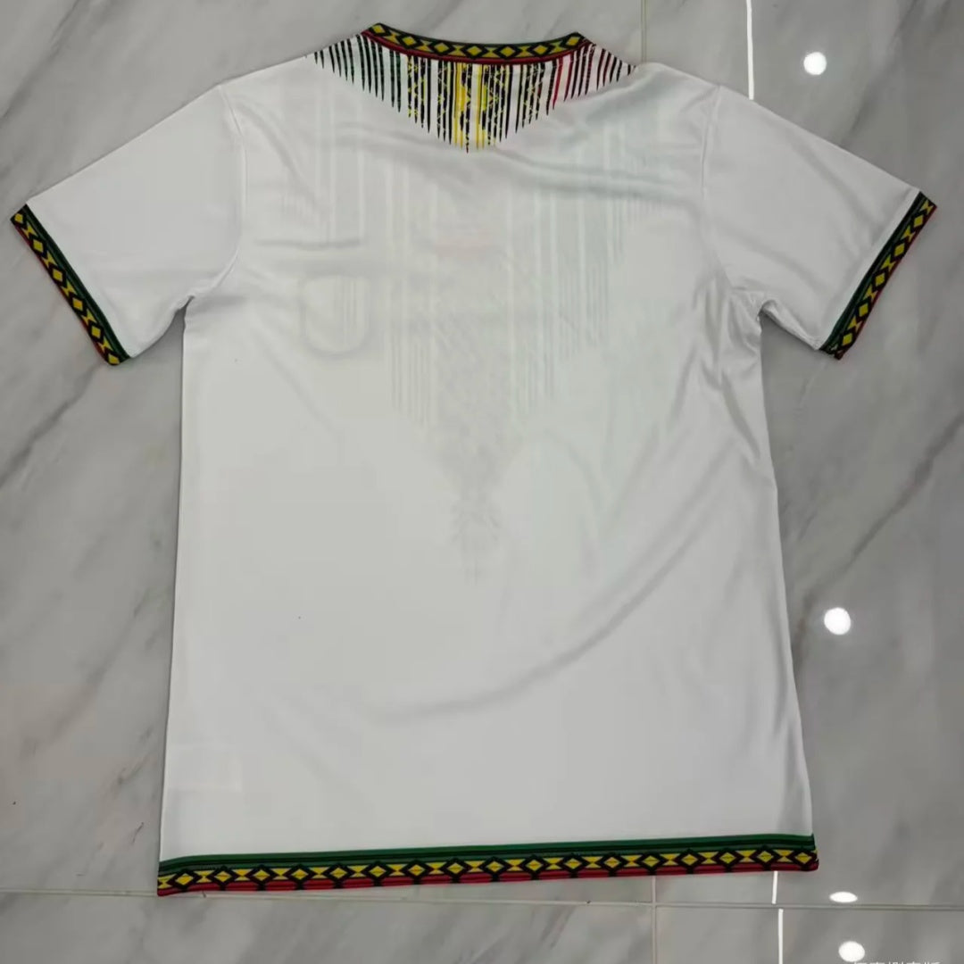 Maillot domicile Mali 25/26 de Le 12 -ème Maillot, maillot de football avec couleurs nationales et logo officiel visible