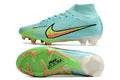 Crampons Mercurial Superfly IX Elite de Le 12 -ème Maillot, vue des crampons et semelles pour football.