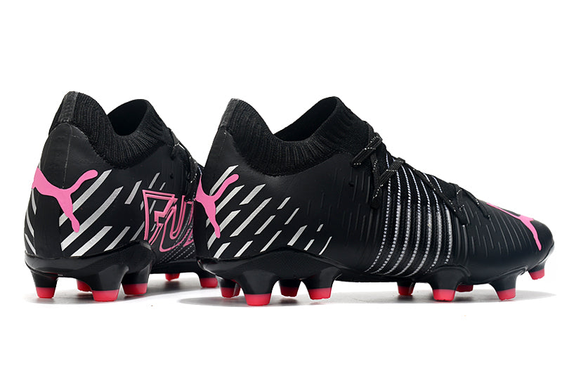 Crampons Future Z 1.1FG de Le 12 -ème Maillot, avec pointes métalliques et fixations robustes pour l'alpinisme et la randonnée.