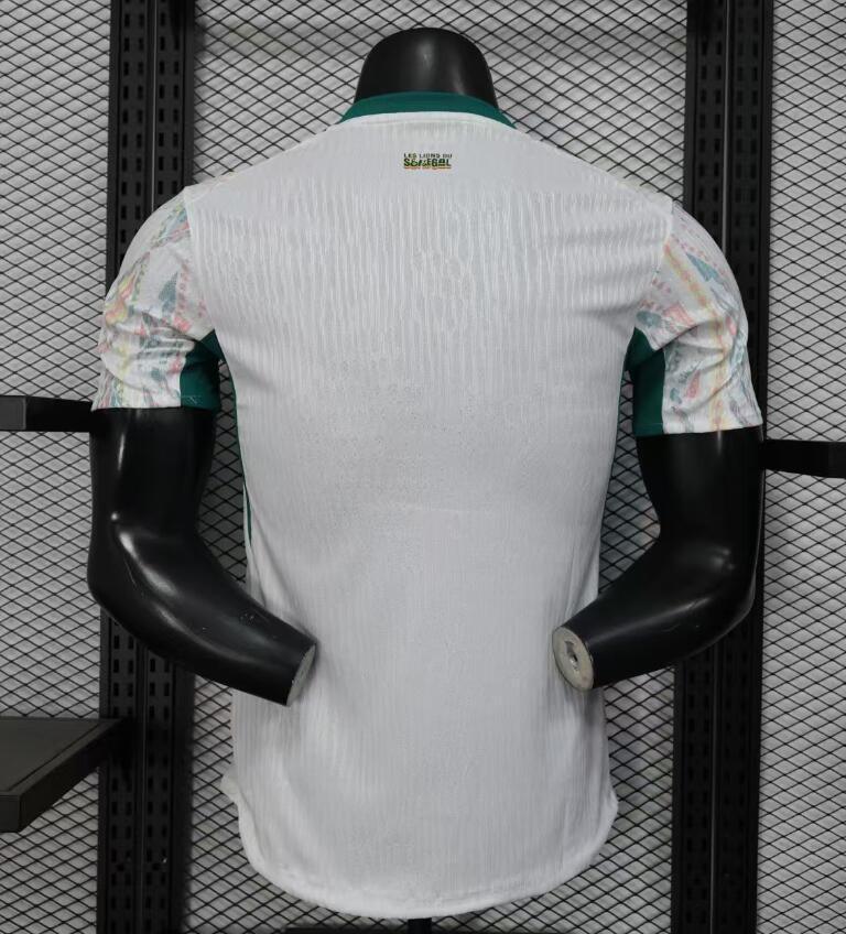 Maillot Sénégal Coupe du Monde 2026 Le 12 -ème Maillot, vue de face montrant les détails du design rouge et vert avec logo national