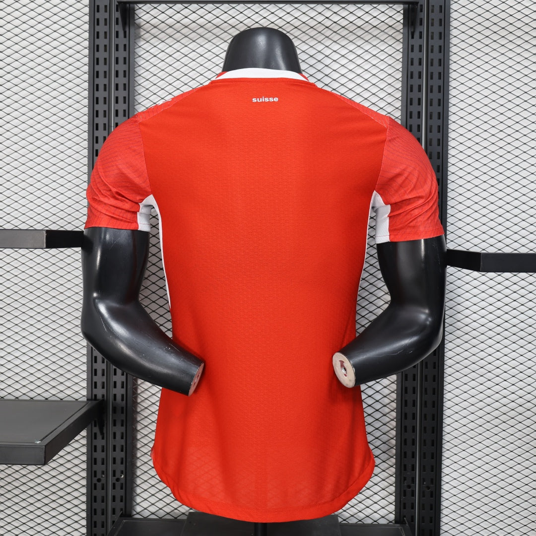 Maillot domicile Suisse 25/26, maillot de football Le 12 -ème Maillot, détails du logo et design officiel de l'équipe nationale.
