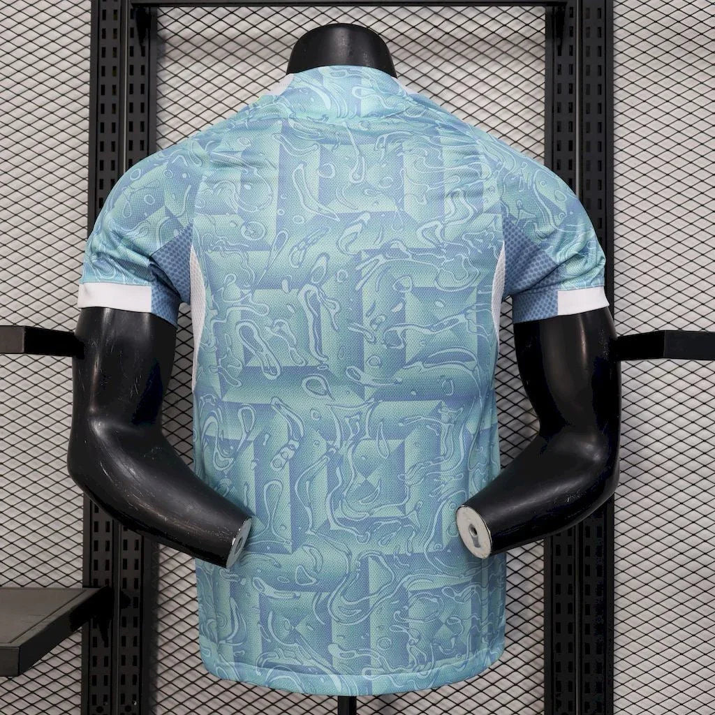 Maillot Juventus concept bleu de Le 12 -ème Maillot, vue de face avec logo et détails du design sportif.