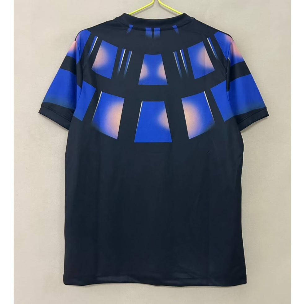 Maillot extérieur 25/26 de l'Uruguay, marque Le 12 -ème Maillot, vue du devant avec logo et couleurs nationales.