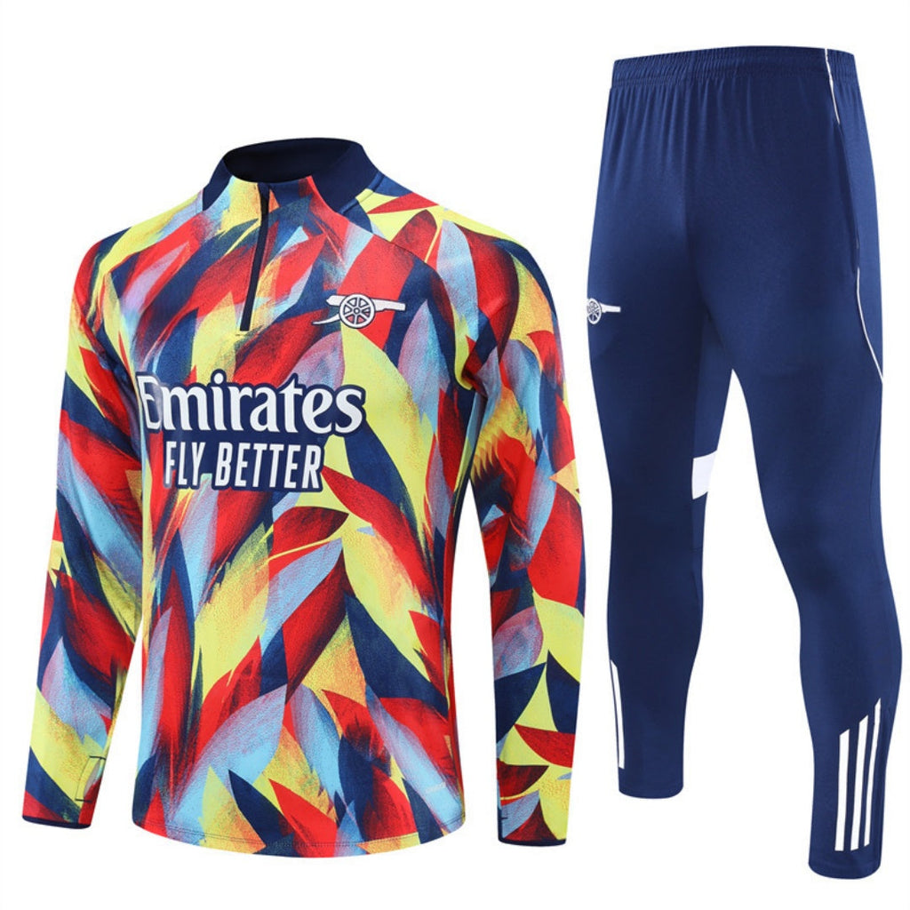 Ensemble Arsenal 25/26 coloré pour enfants, fabriqué par Le 12 -ème Maillot, visible avec détails vifs et logo.