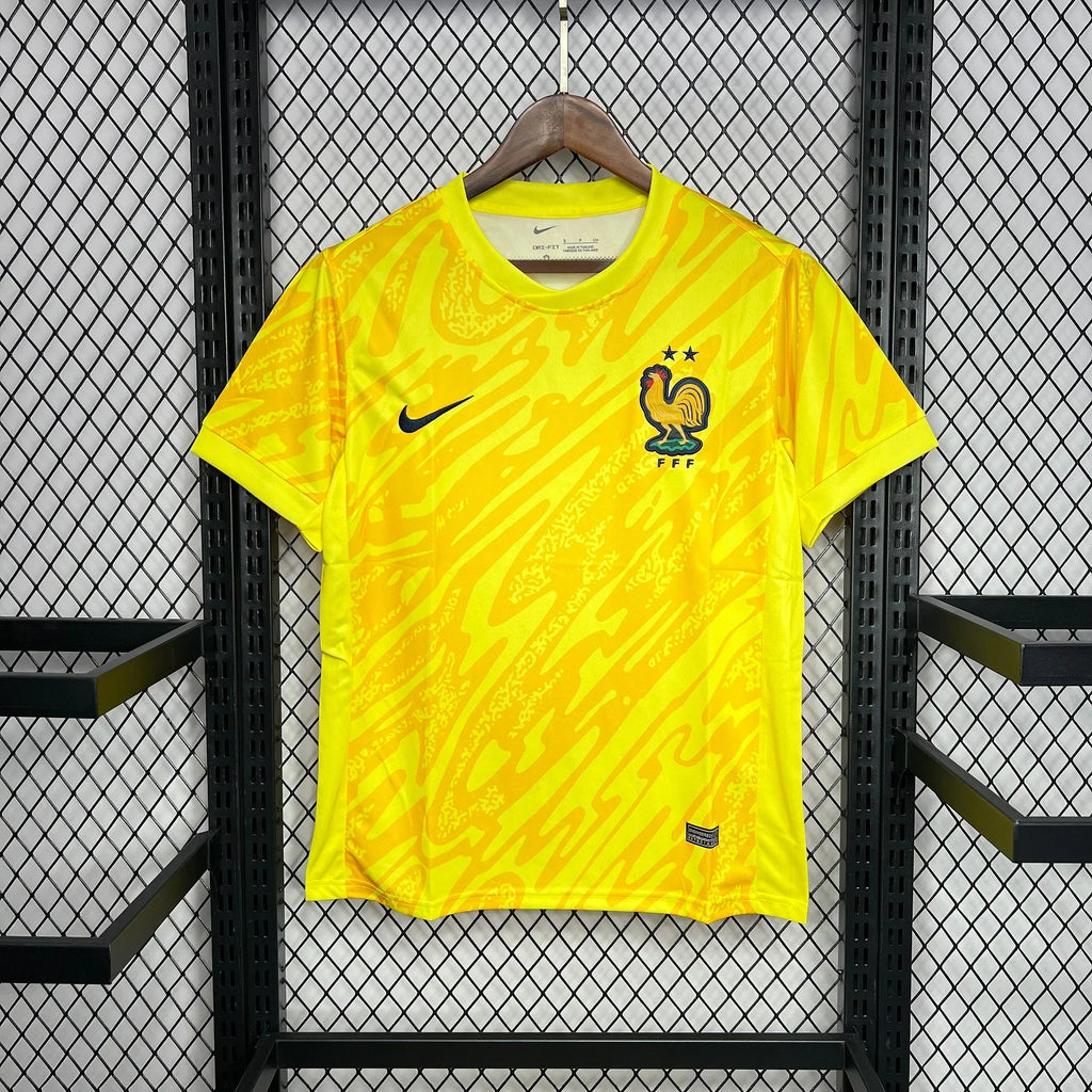 Maillot de gardien de l'équipe de France de football 2024-2025, marque Le 12 -ême Maillot, vue de face.