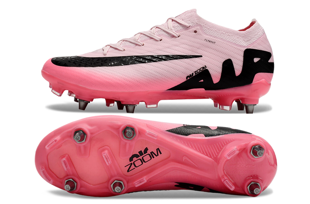 Crampons Mercurial Vapor de Le 12 -ème Maillot, chaussures de football avec crampons en caoutchouc et crampons métalliques.